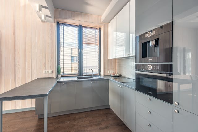 Vertical Window Blinds for Modern Kitchen